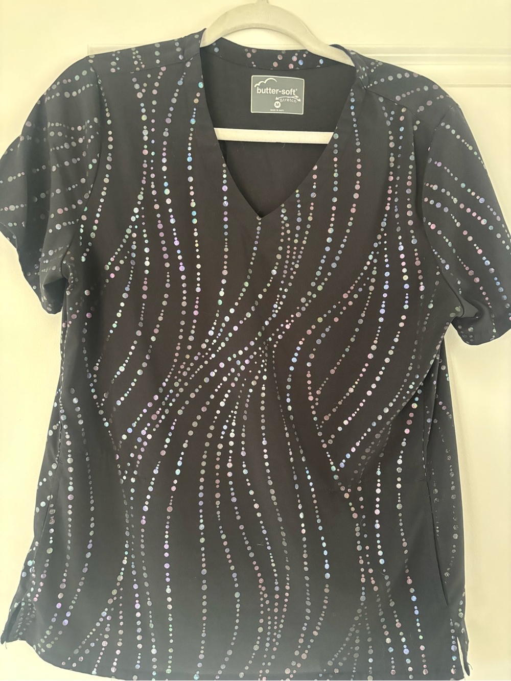 Butter soft 2 pocket fancy scrub top size M